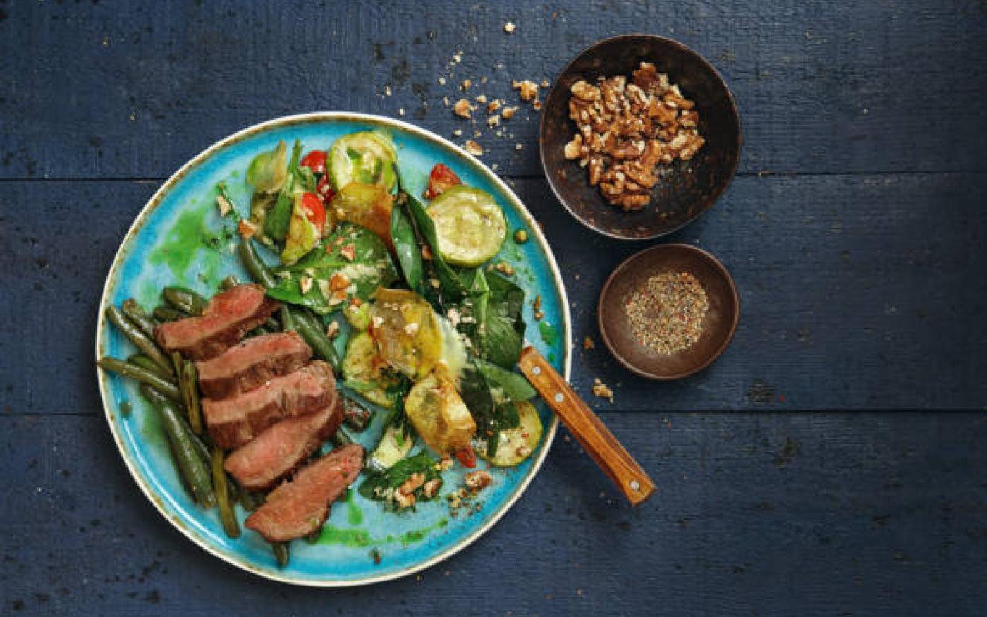 Steak chimichurri met krieltjes en gegrilde courgette