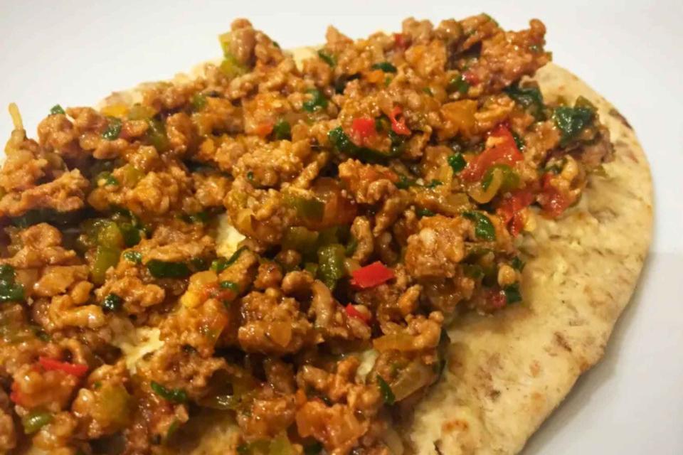 Turks brood met kipgehakt